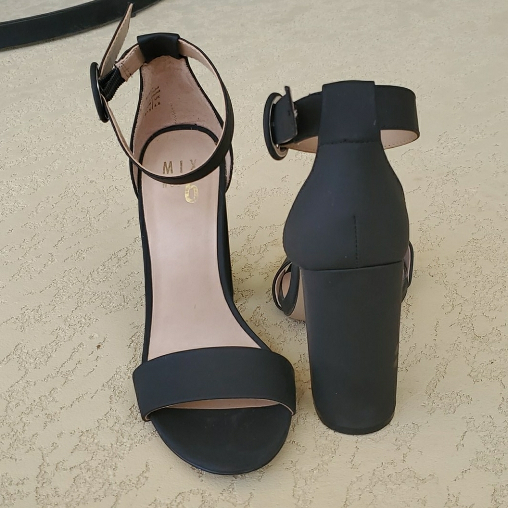 Mix No. 6 Avrey sandal size 7